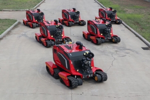 山東“全地形消防滅(miè)火機器人”交付儀式