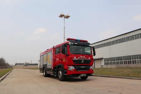 照明消防（fáng）車